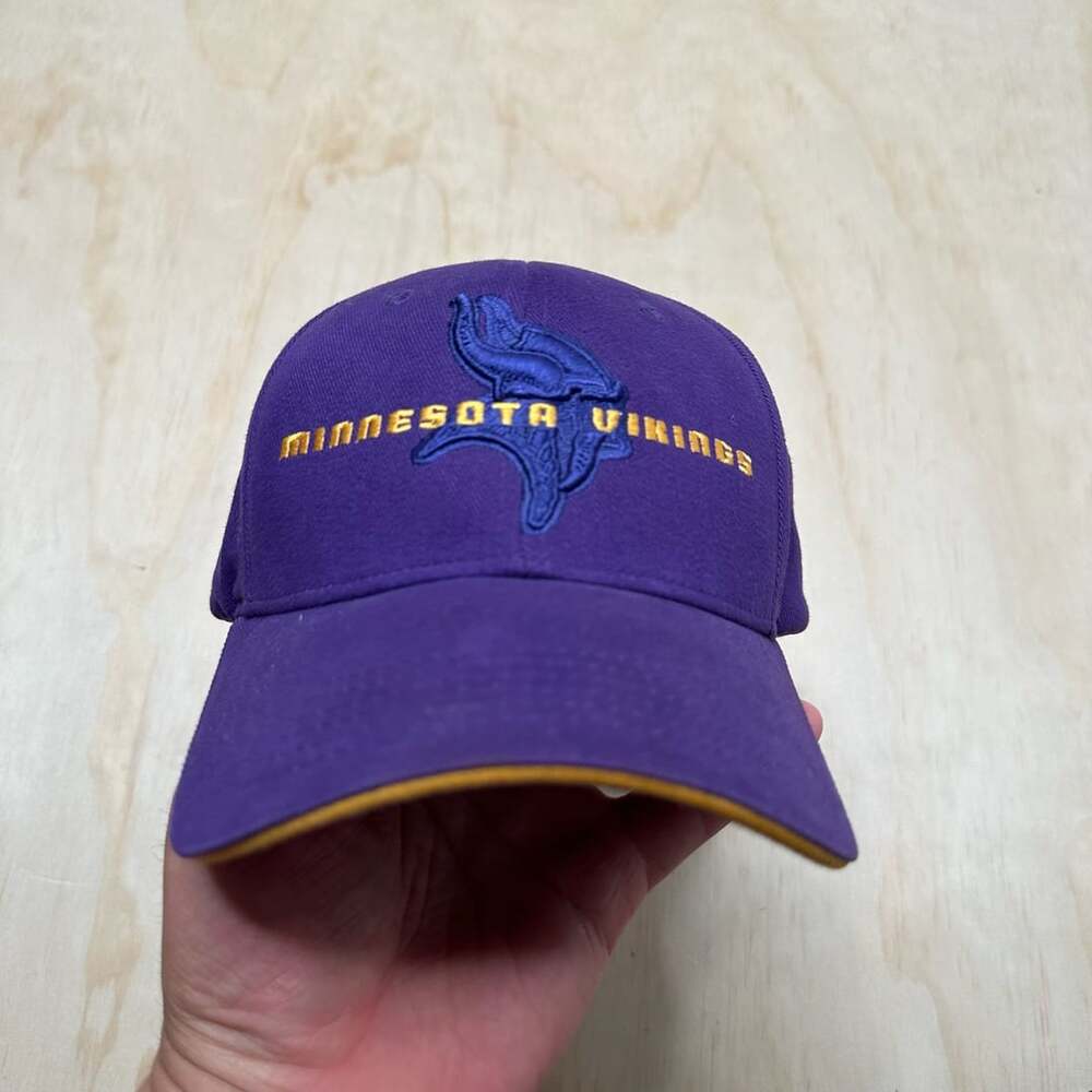 Minnesota Vikings NFL Football Strapback Baseball Cap Purple